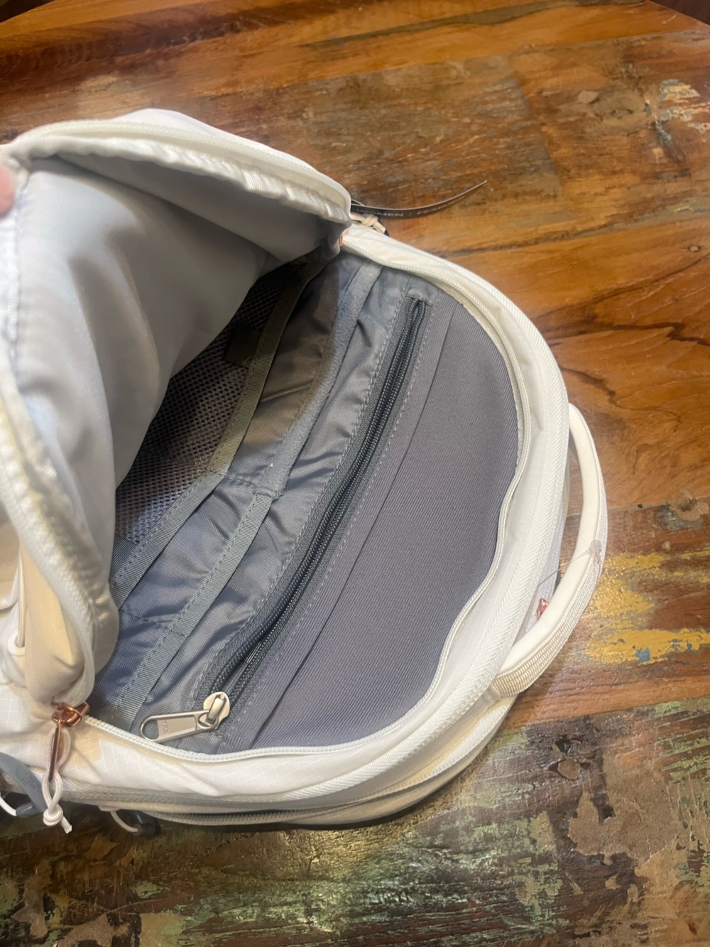 NWT North Face Borealis Luxe Backpack
Gardenia White with Burnt Coral Metallic - Picture 7 of 11